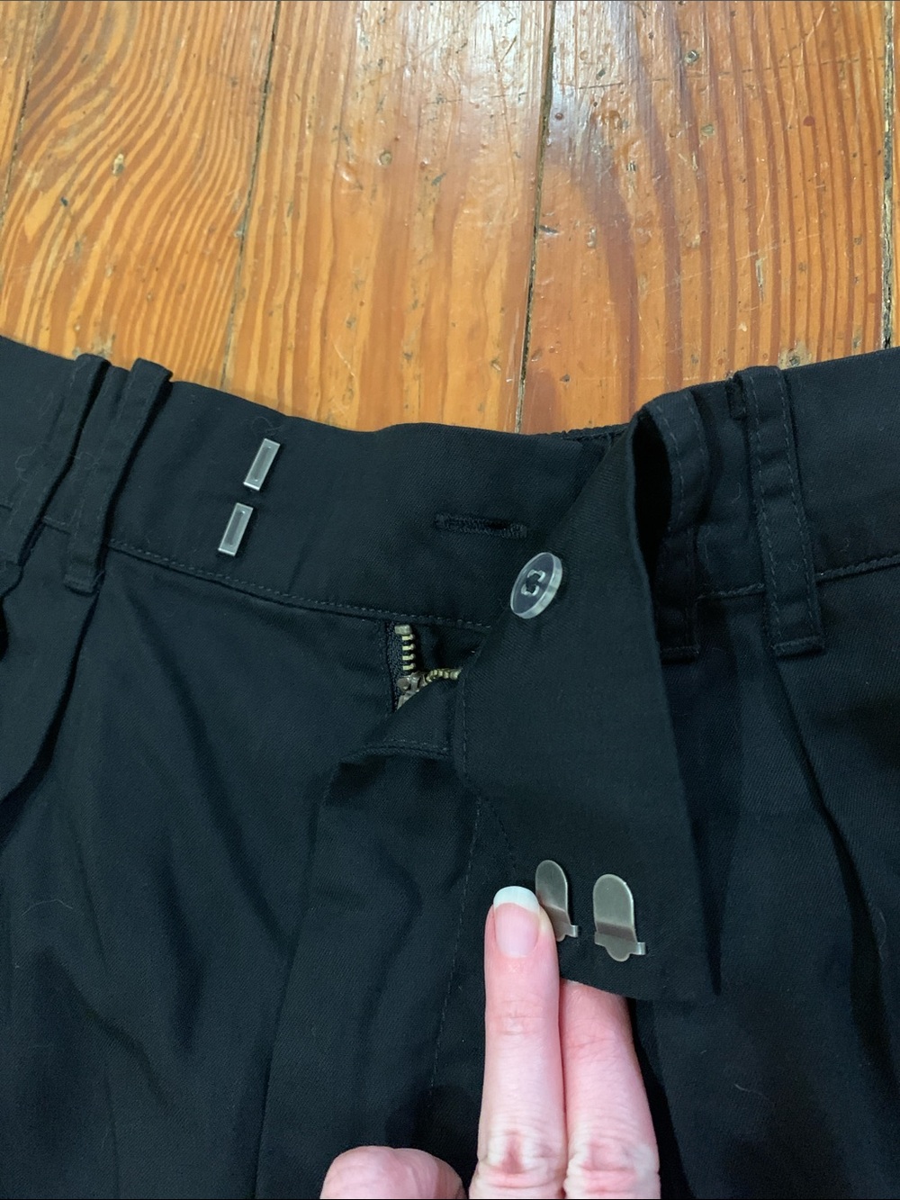 Abercrombie Black Woven Ultra High Rise Mini Short - Picture 2 of 9